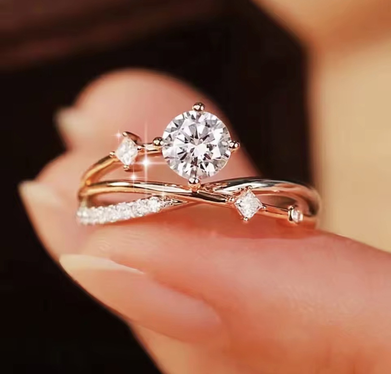 LUXURY ZIRCON RINGS FOR WOMEN