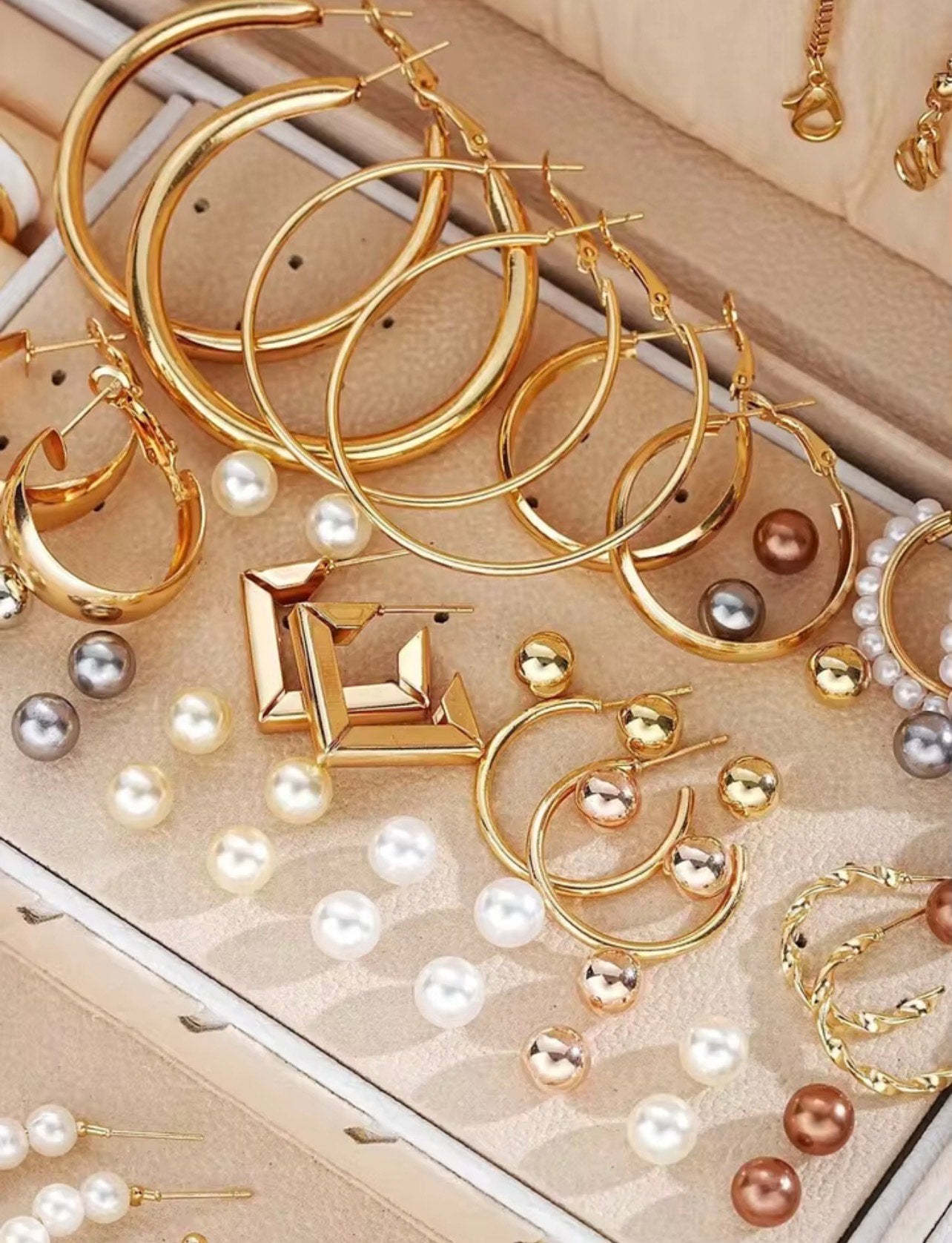 MULTI-LAYERED 86 PIECE JEWELRY GIFT SET FOR HER