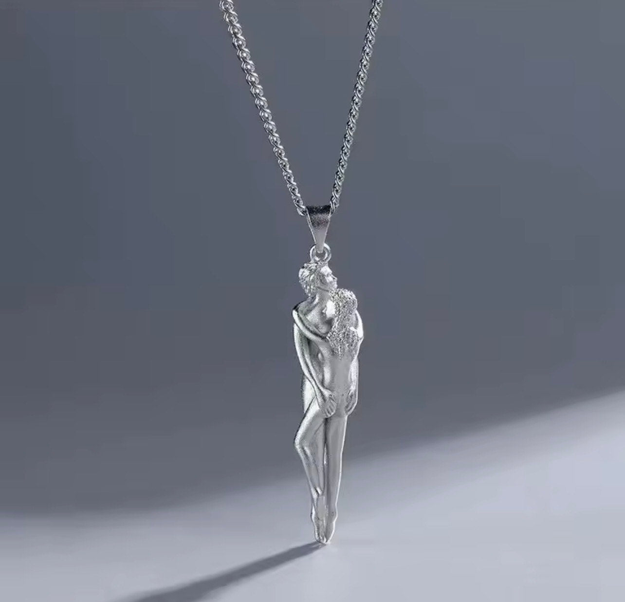 CLASSIC COUPLE HUGGING NECKLACE
